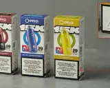 Drei OPRO 15K Vape-Boxen in Rot, Blau und Gelb. Achten Sie auf Details, um palm angels fake erkennen zu können.