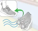 So werden deine adidas ultra boost gewaschen: Ein Fuß im Schuh, dann trocknen sie an der Luft.