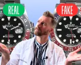Mann vergleicht eine echte Rolex Pepsi mit einer Fälschung. Grüne Haken und "REAL" auf der linken Seite, rote Kreuze und "FAKE" auf der rechten.
