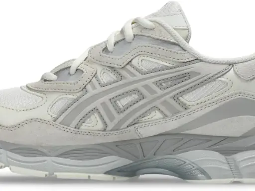 Asics Gel NYC Damen Sneaker in hellem Grau. Ein stylischer Schuh für jeden Tag.