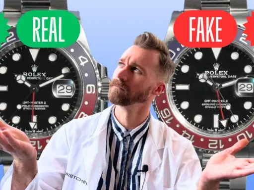 Mann vergleicht eine echte Rolex Pepsi mit einer Fälschung. Grüne Haken und "REAL" auf der linken Seite, rote Kreuze und "FAKE" auf der rechten.