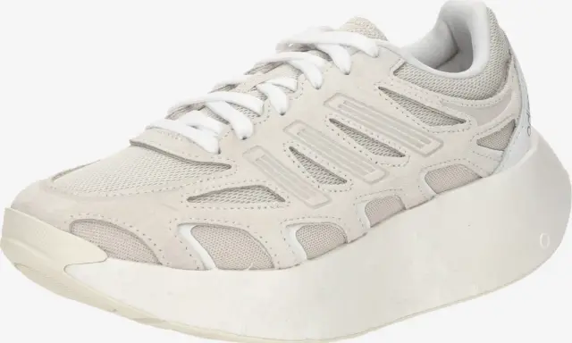 Ein heller, moderner adizero aruku Sneaker mit auffälliger, dicker Sohle und atmungsaktivem Mesh-Obermaterial.